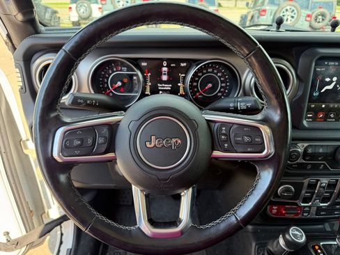 Used 2020 Jeep Gladiator Rubicon AWD/4WD image 16