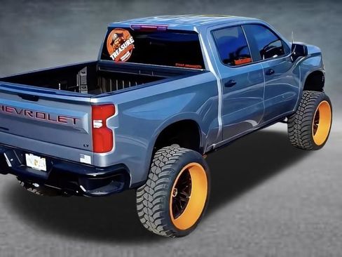 Used 2025 Chevrolet Silverado 1500 LT Trail Boss AWD/4WD image 34