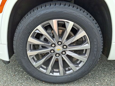 Certified 2023 Chevrolet Traverse Premier FWD image 8