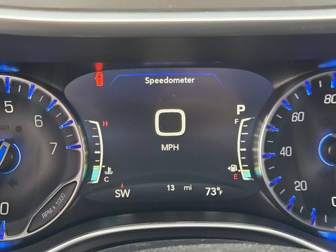 New 2027 Chrysler Pacifica Limited w/ Family Tech Group FWD image 27