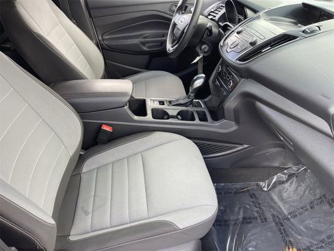 Used 2019 Ford Escape S image 9