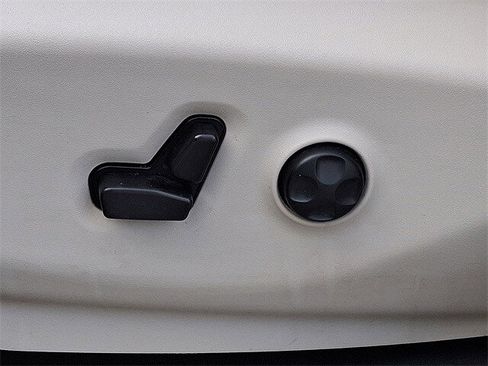 Used 2021 Chrysler Pacifica Touring-L image 27