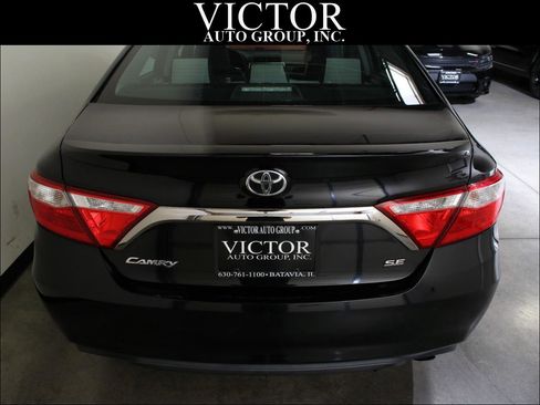 Used 2017 Toyota Camry SE image 11