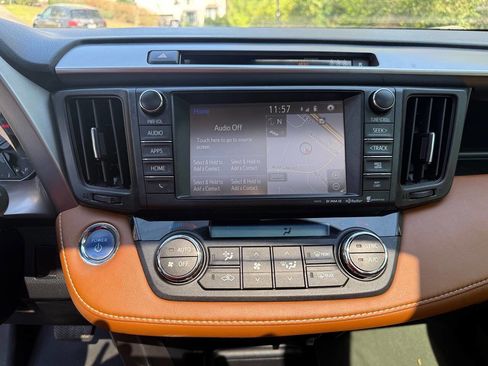 Used 2017 Toyota RAV4 Limited image 47