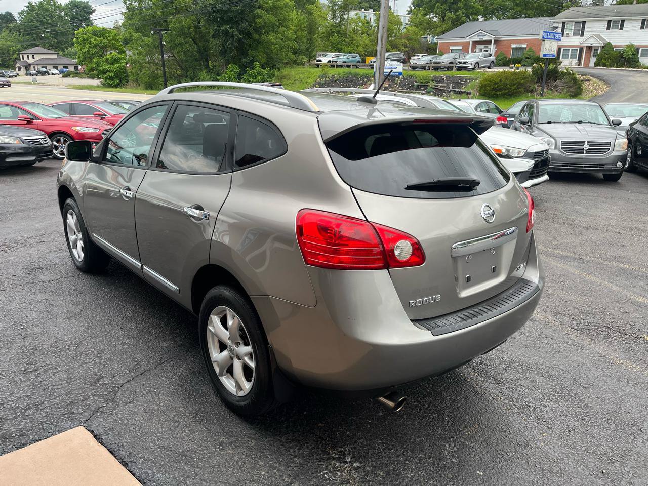 Used 2011 Nissan Rogue SV AWD/4WD image 7