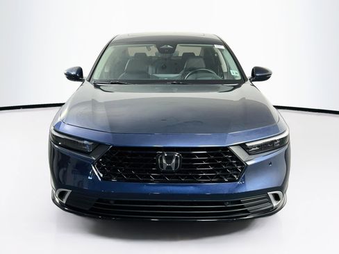 Used 2023 Honda Accord Touring image 2