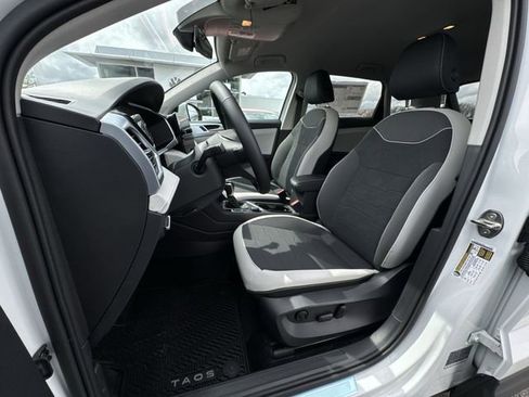 New 2026 Volkswagen Taos SE AWD/4WD image 18