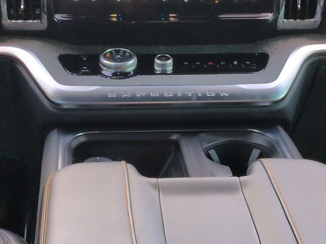 Used 2025 Ford Expedition Tremor AWD/4WD image 21