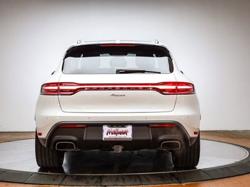 Certified 2025 Porsche Macan image 7