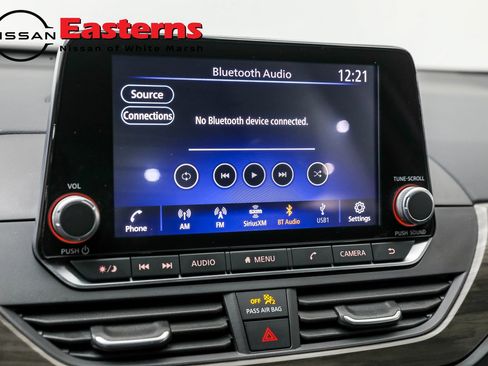 Used 2025 Nissan Altima 2.5 SV FWD image 18