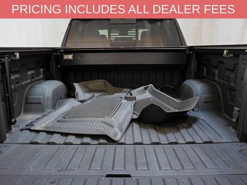 Used 2023 GMC Sierra 1500 AT4 w/ Technology Package AWD/4WD image 6