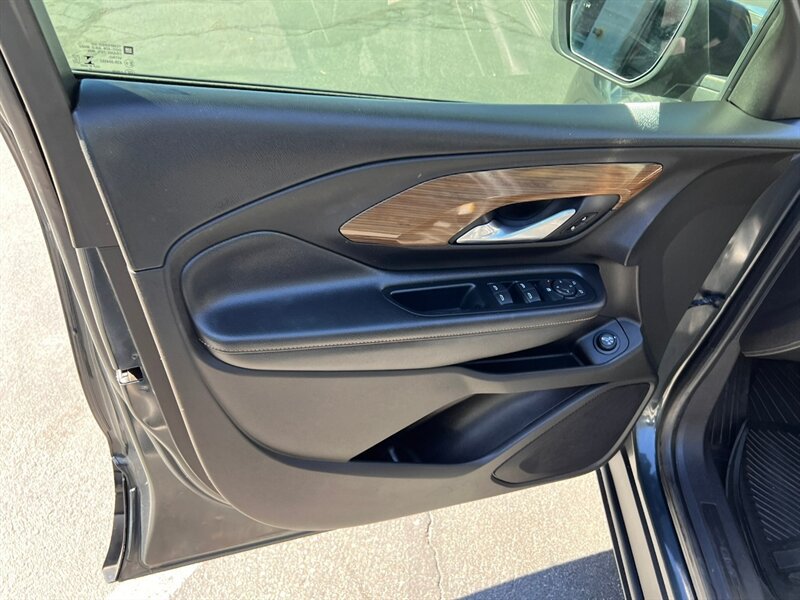 Used 2018 GMC Terrain SLE w/ Infotainment Package I AWD/4WD image 18
