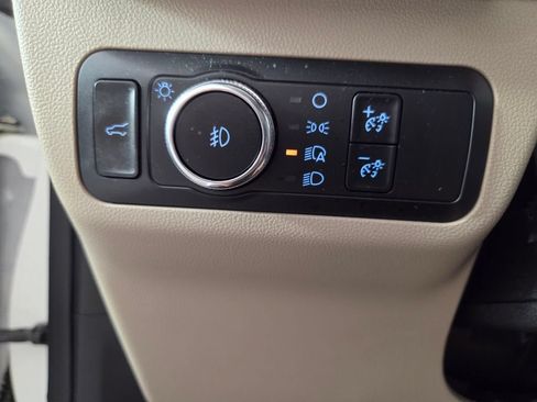 Used 2020 Ford Escape SEL FWD image 19