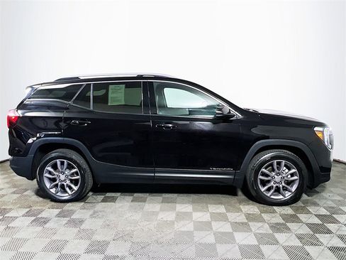 Used 2023 GMC Terrain SLT image 9
