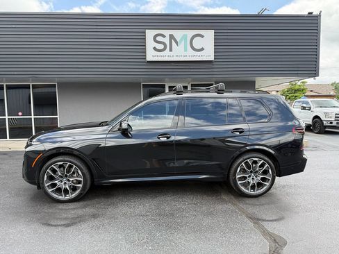 Used 2023 BMW X7 xDrive40i w/ M Sport Package AWD/4WD image 11