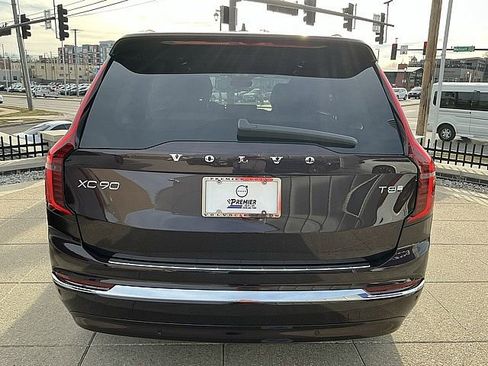 New 2026 Volvo XC90 T8 Plus w/ Protection Package Premier image 9