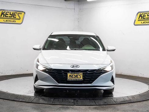 Used 2022 Hyundai Elantra SEL w/ Convenience Package FWD image 6