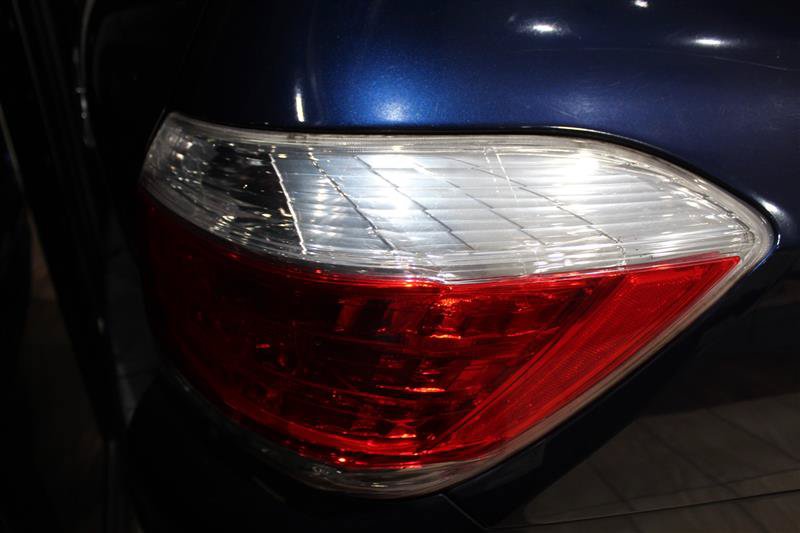 Used 2013 Toyota Highlander Limited FWD image 11