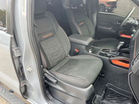 Used 2023 Nissan Frontier PRO-4X w/ Pro Convenience Package AWD/4WD image 15