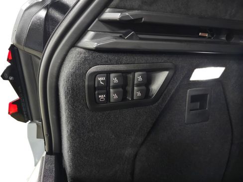 Used 2026 BMW X7 M60i AWD/4WD image 9