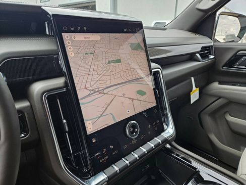 New 2026 GMC Yukon Elevation AWD/4WD image 16