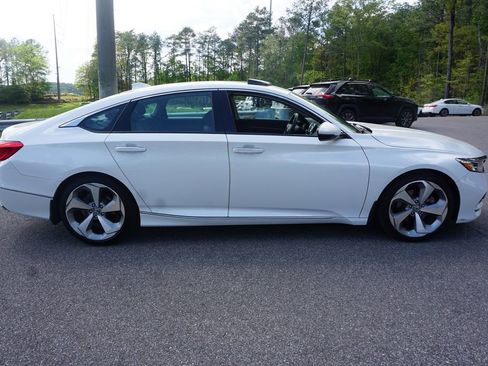 Used 2018 Honda Accord Touring image 24