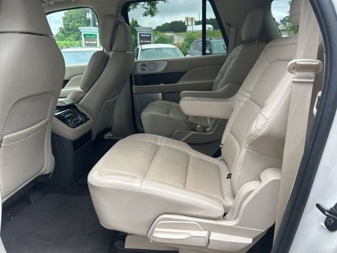Used 2021 Lincoln Navigator L Reserve w/ Luxury Package AWD/4WD image 7