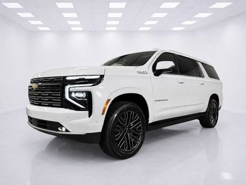 Used 2026 Chevrolet Suburban High Country AWD/4WD image 5