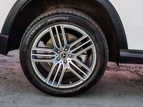 Used 2024 Mercedes-Benz GLS 450 4MATIC image 11