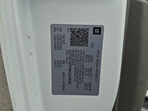 Used 2021 GMC Savana 2500 w/ Driver Convenience Package image 18