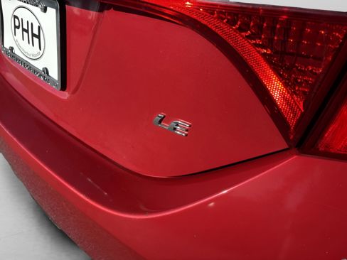 Used 2016 Toyota Corolla LE image 29