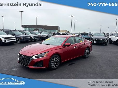 Used 2023 Nissan Altima 2.5 SV FWD image 3