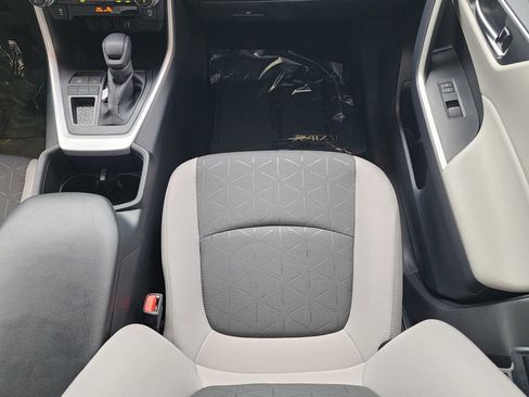 Used 2025 Toyota RAV4 XLE w/ Convenience Package FWD image 13