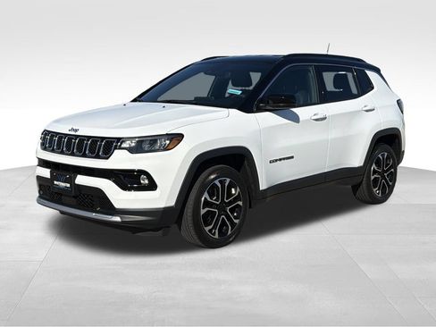 Used 2023 Jeep Compass Limited AWD/4WD image 2