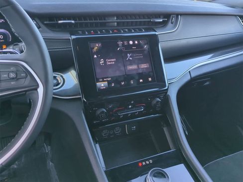 Certified 2023 Jeep Grand Cherokee L Laredo image 27