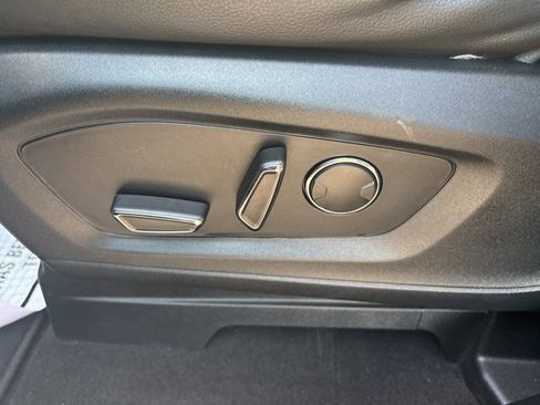 Used 2020 Ford Explorer Limited image 19