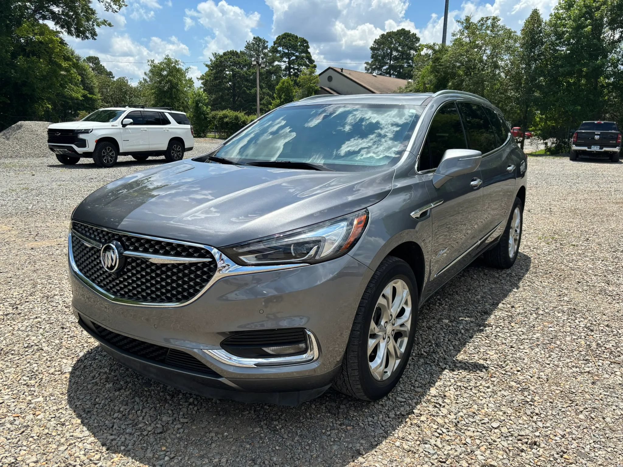 Used 2020 Buick Enclave Avenir w/ Avenir Technology Package FWD image 9