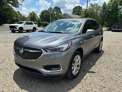 Used 2020 Buick Enclave Avenir w/ Avenir Technology Package FWD image 9