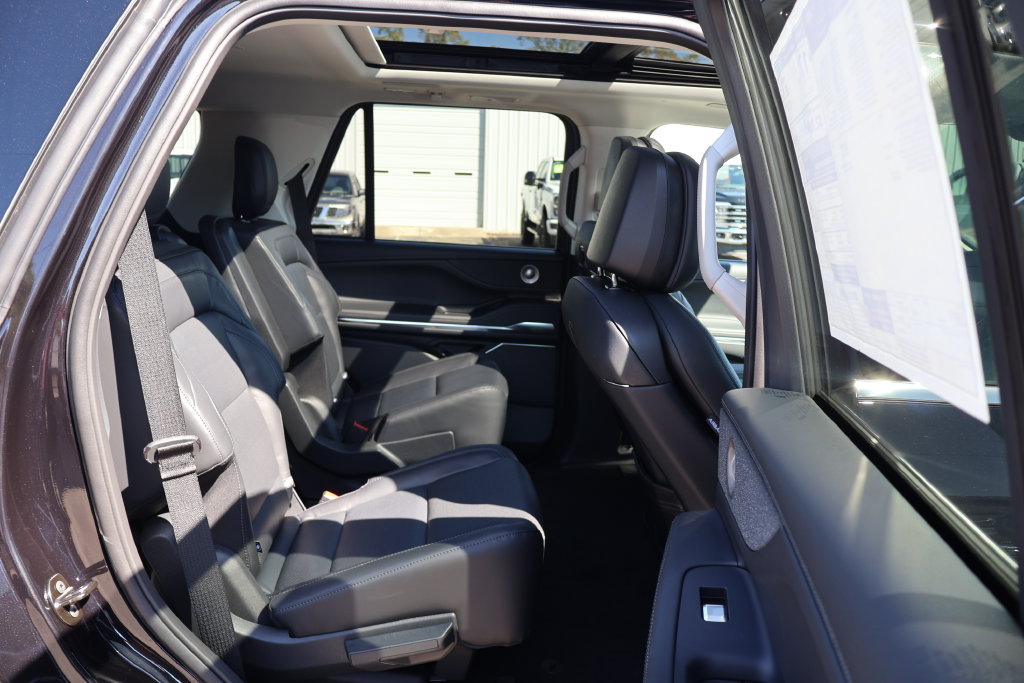 New 2027 Lincoln Navigator Reserve AWD/4WD image 23