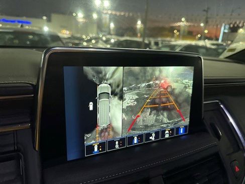 Certified 2024 Chevrolet Suburban Premier w/ Premium Package image 5