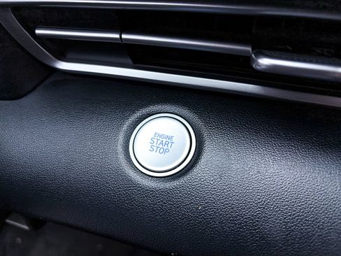 Used 2021 Hyundai Elantra SEL FWD image 16