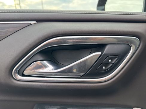 Used 2021 Chevrolet Tahoe Z71 w/ Z71 Signature Package image 12