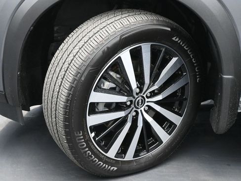 Used 2024 Nissan Pathfinder Platinum image 25