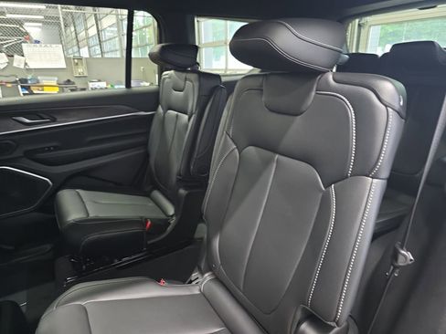 New 2026 Jeep Grand Cherokee L Limited AWD/4WD image 15