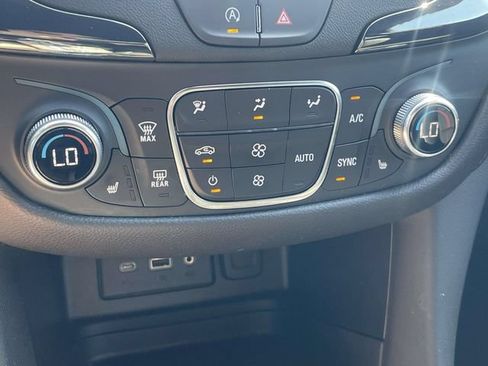 Used 2024 Chevrolet Equinox RS FWD image 19