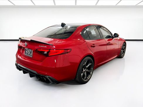 Used 2018 Alfa Romeo Giulia RWD image 4