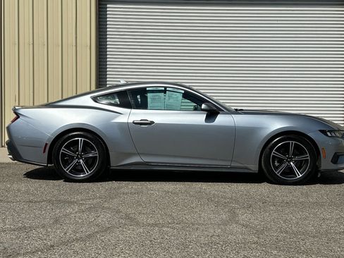 Used 2024 Ford Mustang Premium image 7