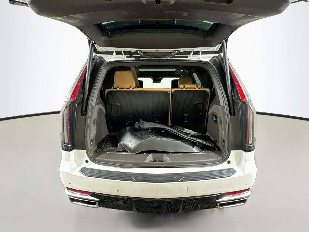 Used 2023 Cadillac Escalade Premium Luxury RWD image 28