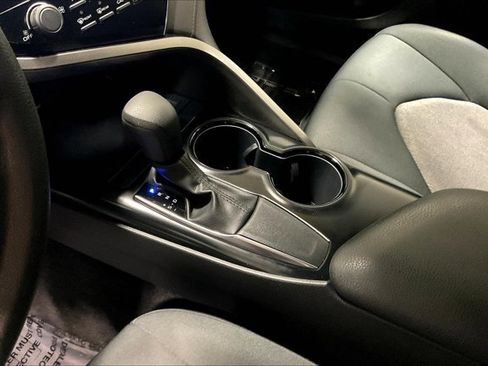 Certified 2020 Toyota Camry LE image 18