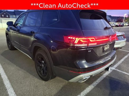 Used 2024 Volkswagen Atlas Peak Edition SE image 4